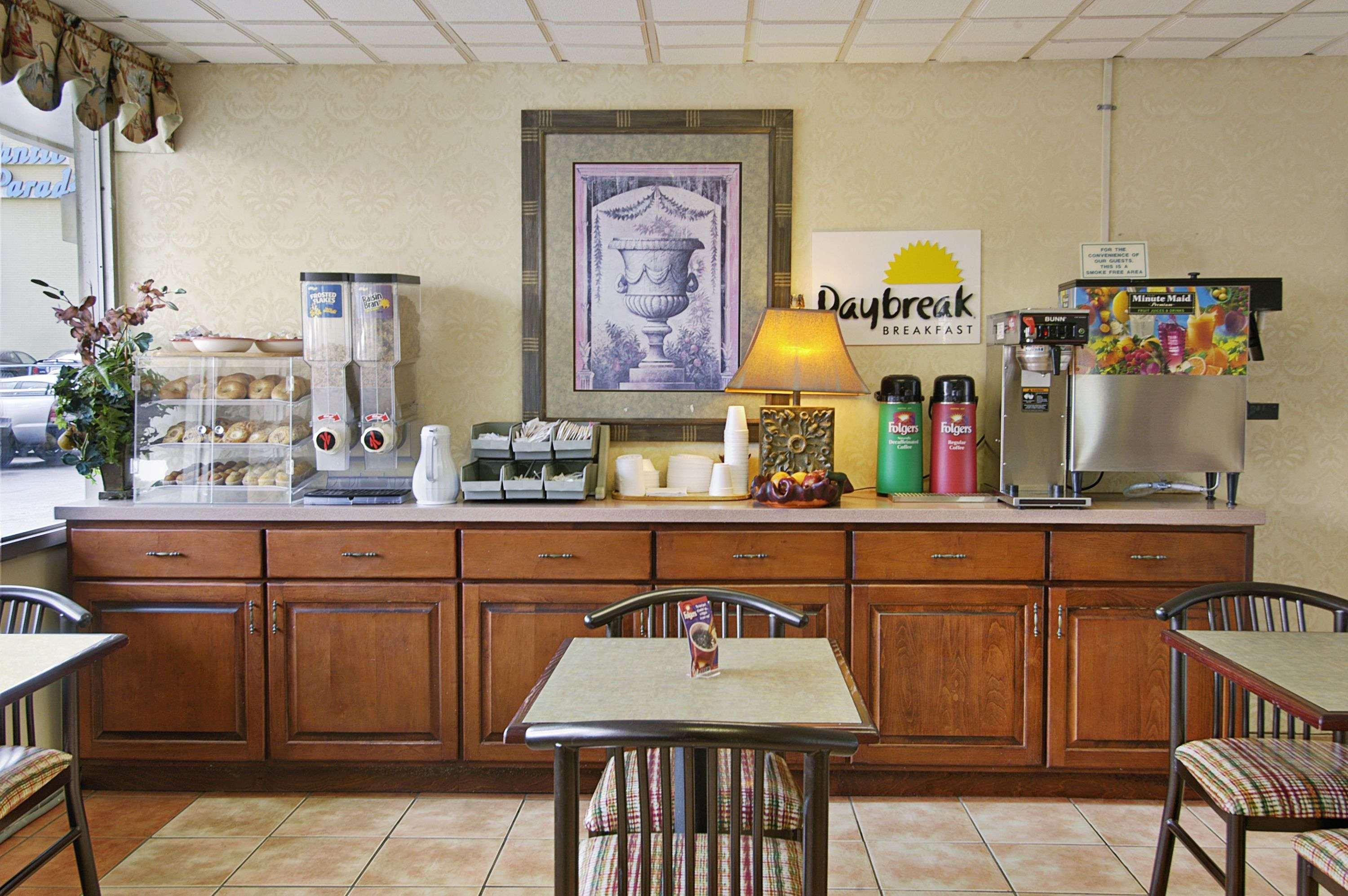 Days Inn By Wyndham Myrtle Beach-Beach Front Экстерьер фото