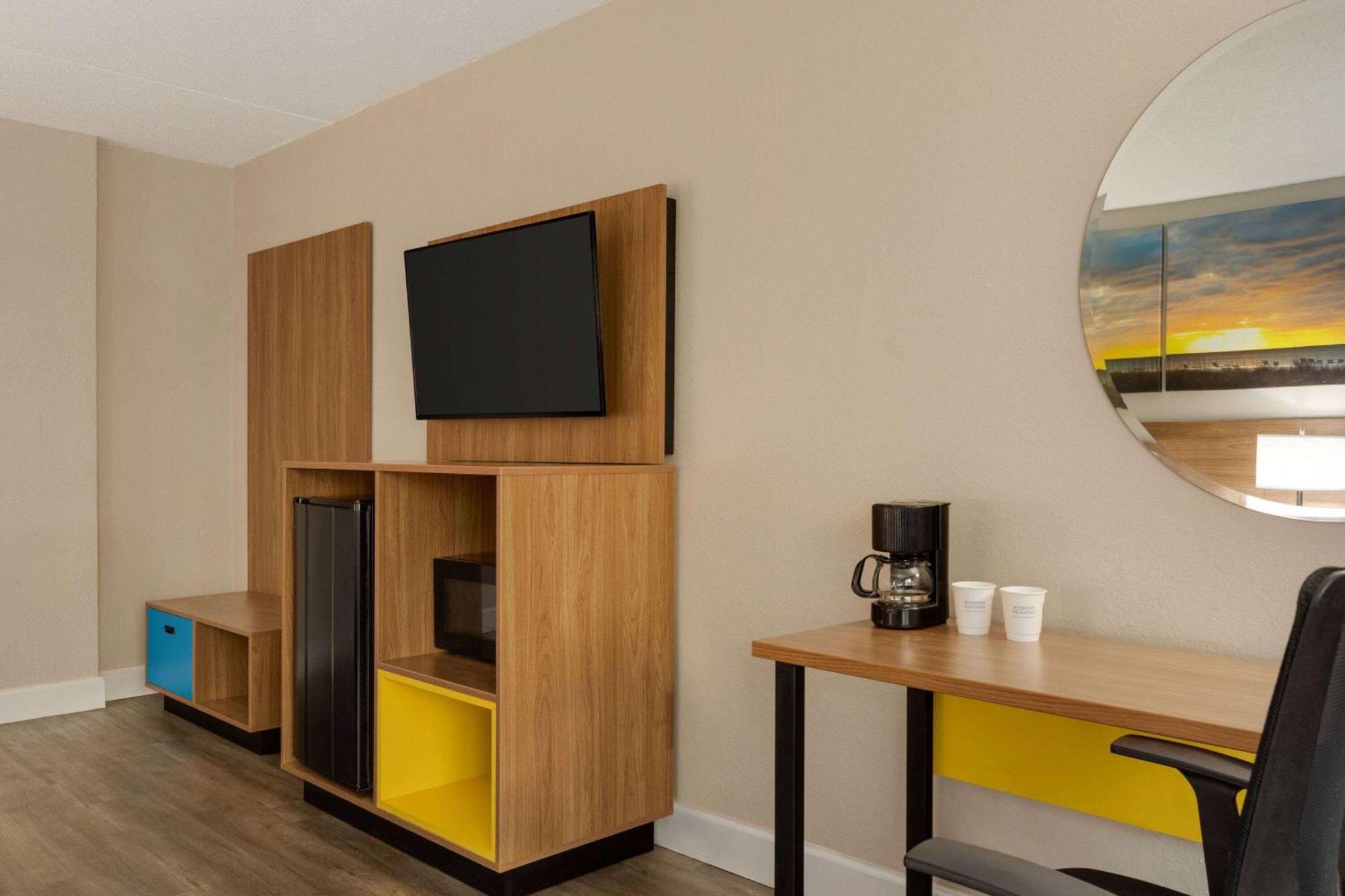 Days Inn By Wyndham Myrtle Beach-Beach Front Экстерьер фото