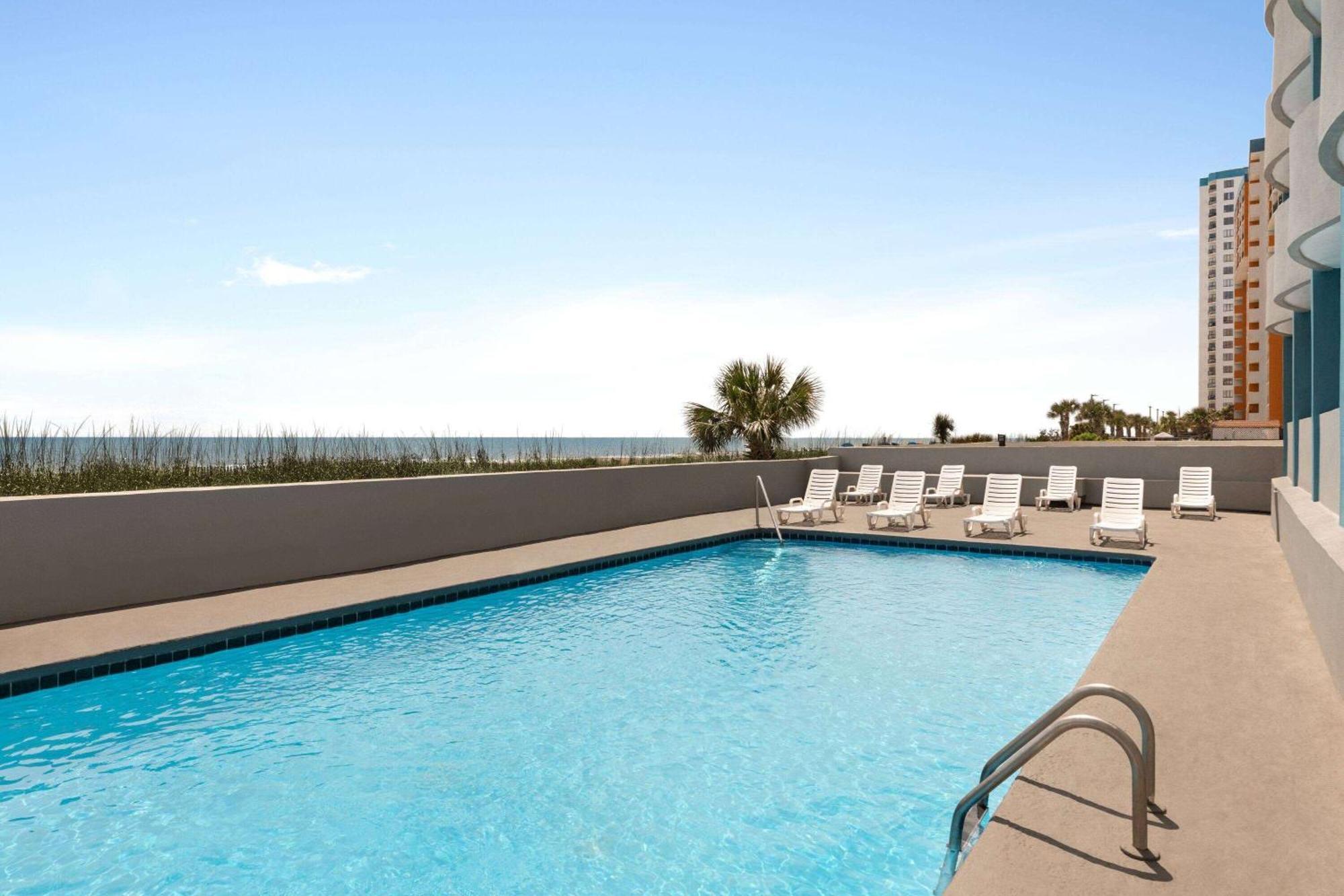 Days Inn By Wyndham Myrtle Beach-Beach Front Экстерьер фото