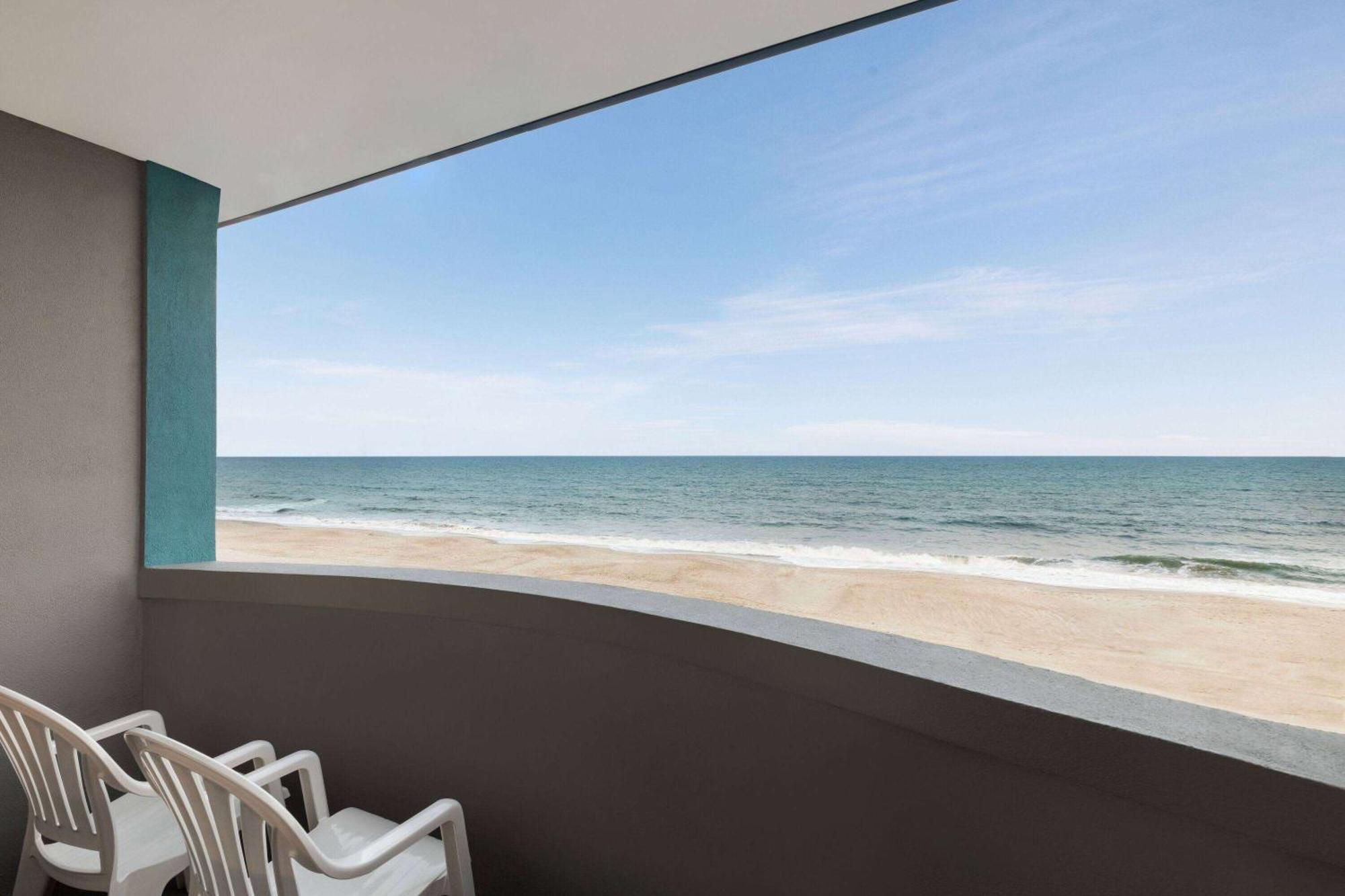 Days Inn By Wyndham Myrtle Beach-Beach Front Экстерьер фото