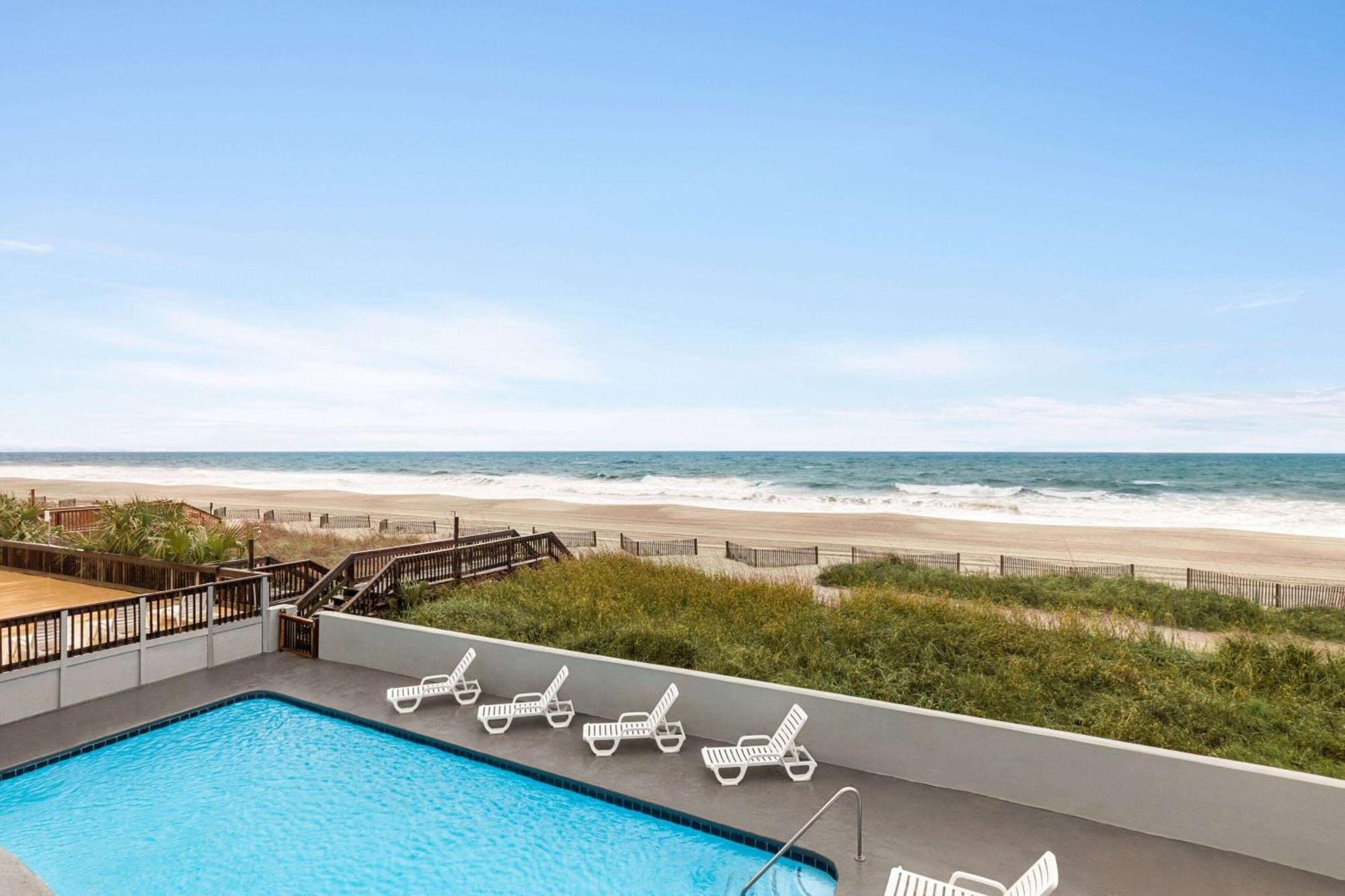 Days Inn By Wyndham Myrtle Beach-Beach Front Экстерьер фото
