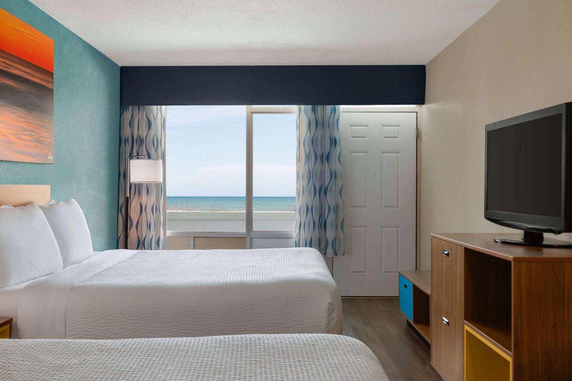 Days Inn By Wyndham Myrtle Beach-Beach Front Экстерьер фото