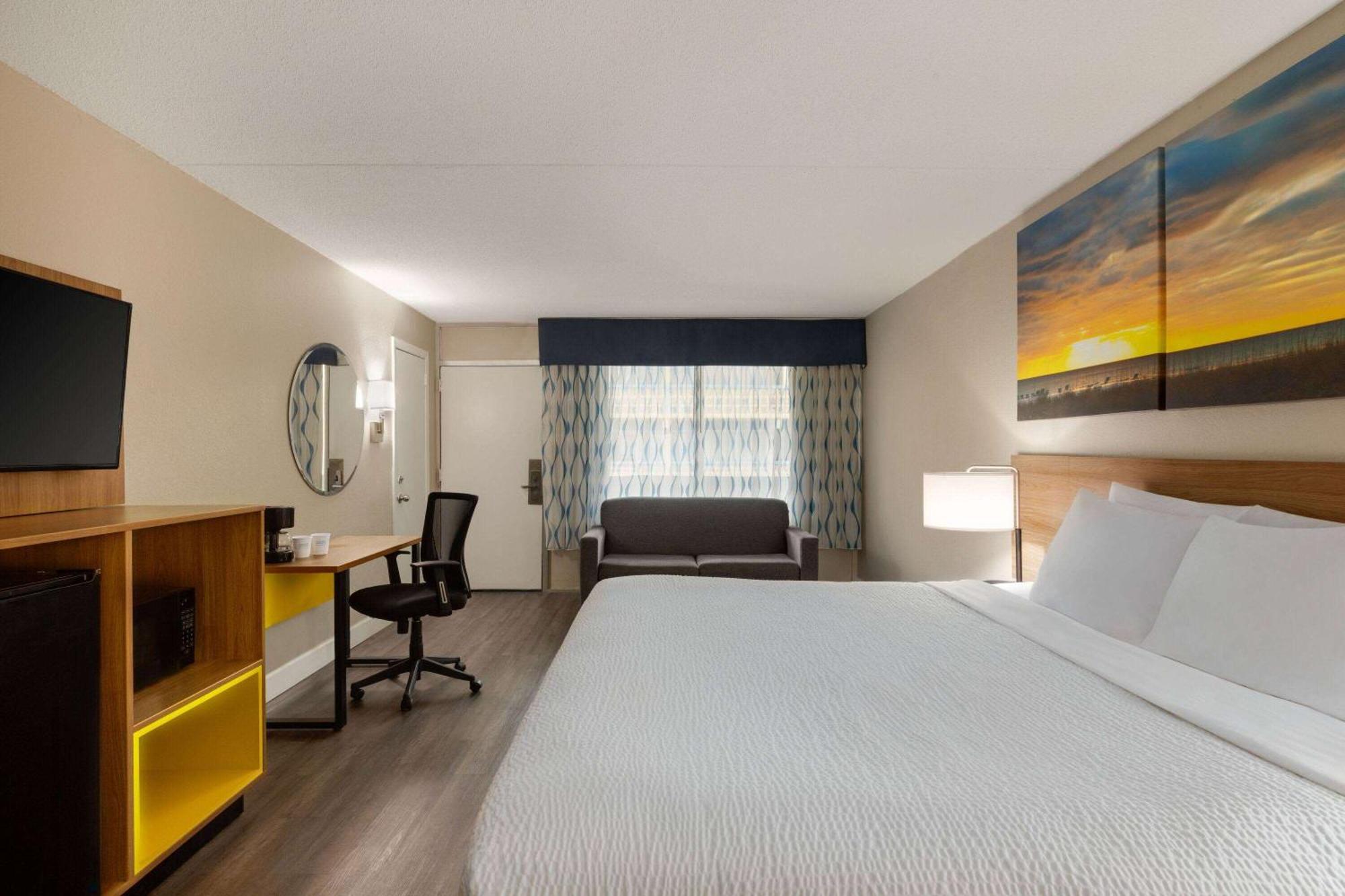 Days Inn By Wyndham Myrtle Beach-Beach Front Экстерьер фото