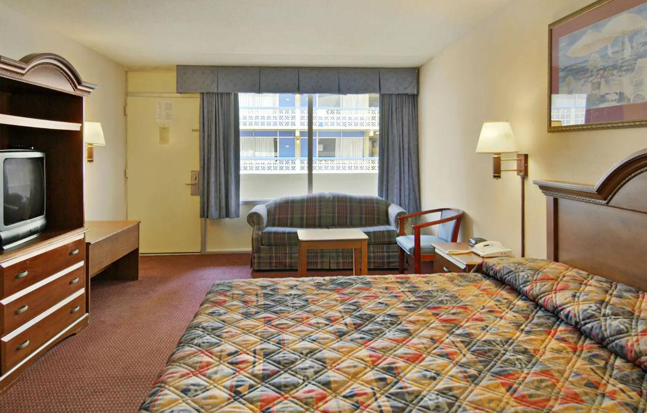 Days Inn By Wyndham Myrtle Beach-Beach Front Экстерьер фото