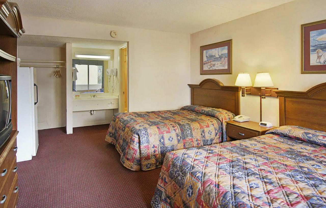Days Inn By Wyndham Myrtle Beach-Beach Front Экстерьер фото